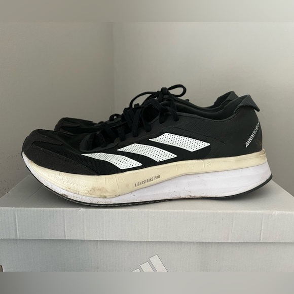 Black & White Adidas Adizero Boston 11 - Size 11.5 Mens